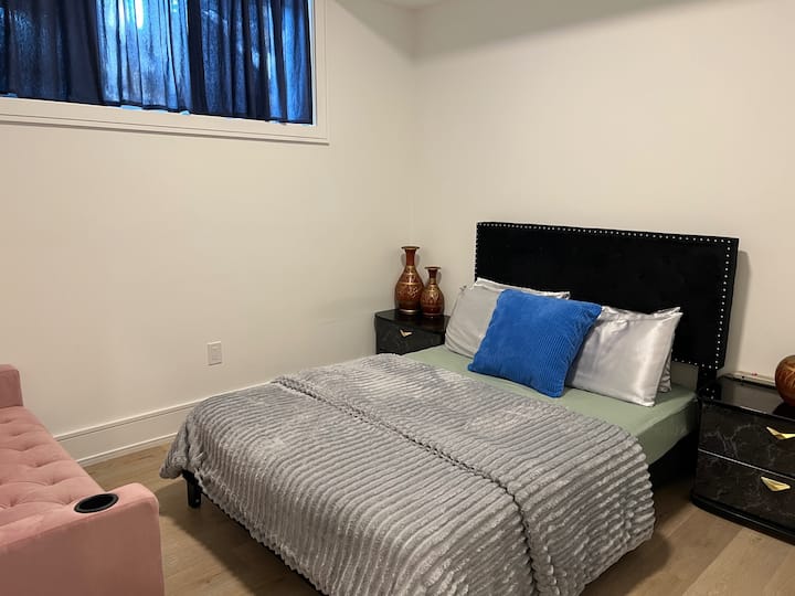 Private Unit In Toronto East Danforth - Toronto