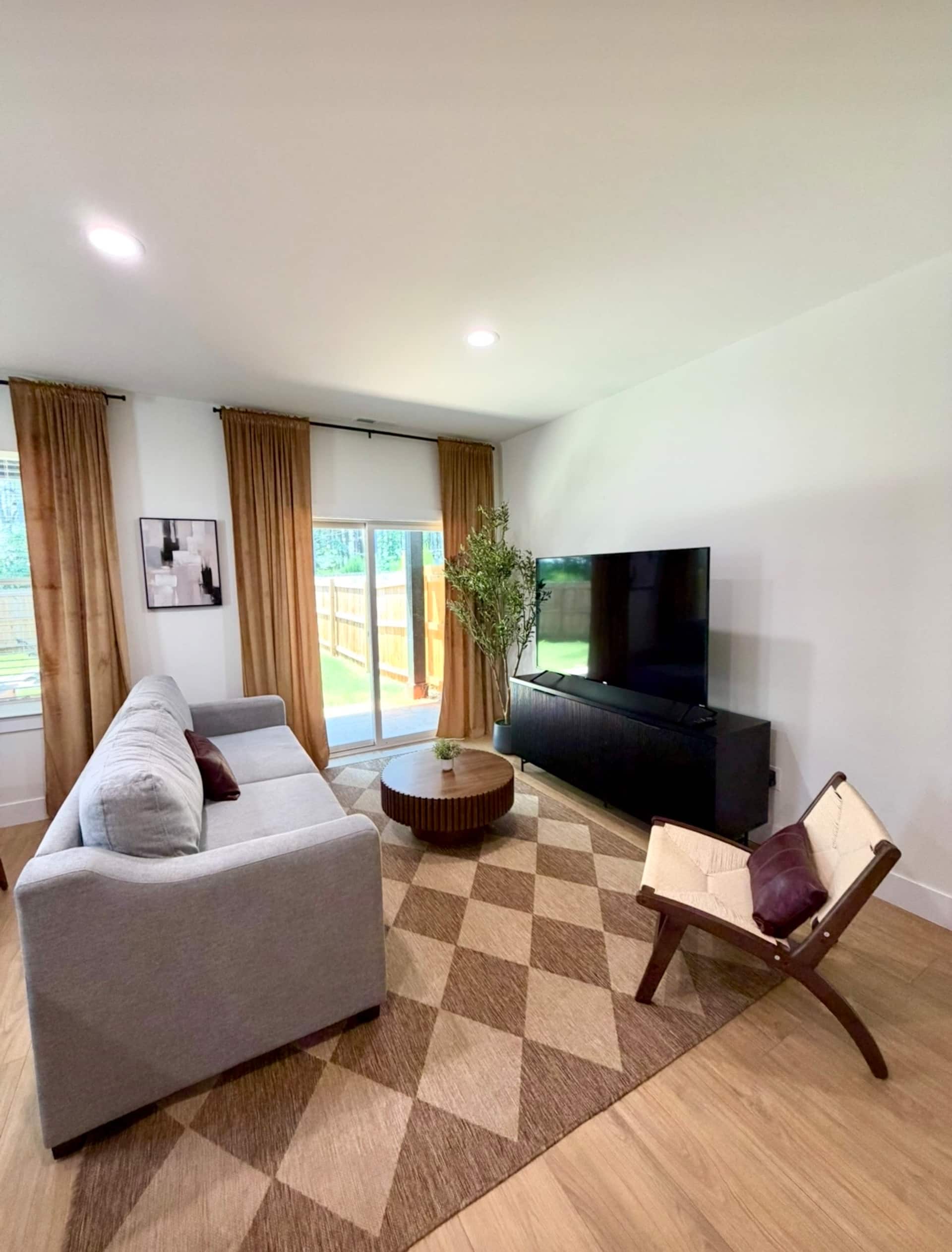 Warm Evenings Await – 3BR Home Boiling Springs
