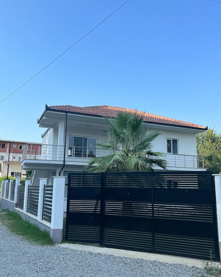 Amora Home - Velipojë