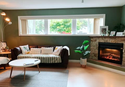 Popular Airbnb listing: Cozy Ravine Hideaway in Surrey