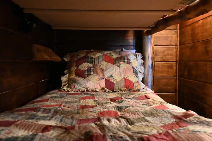 საძინებელი 1