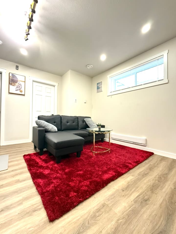 Eric And Abigail’s Cozy Suite - Regina