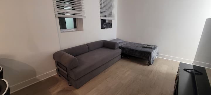 Modern / Close To Downtown -3n - Chicago, IL