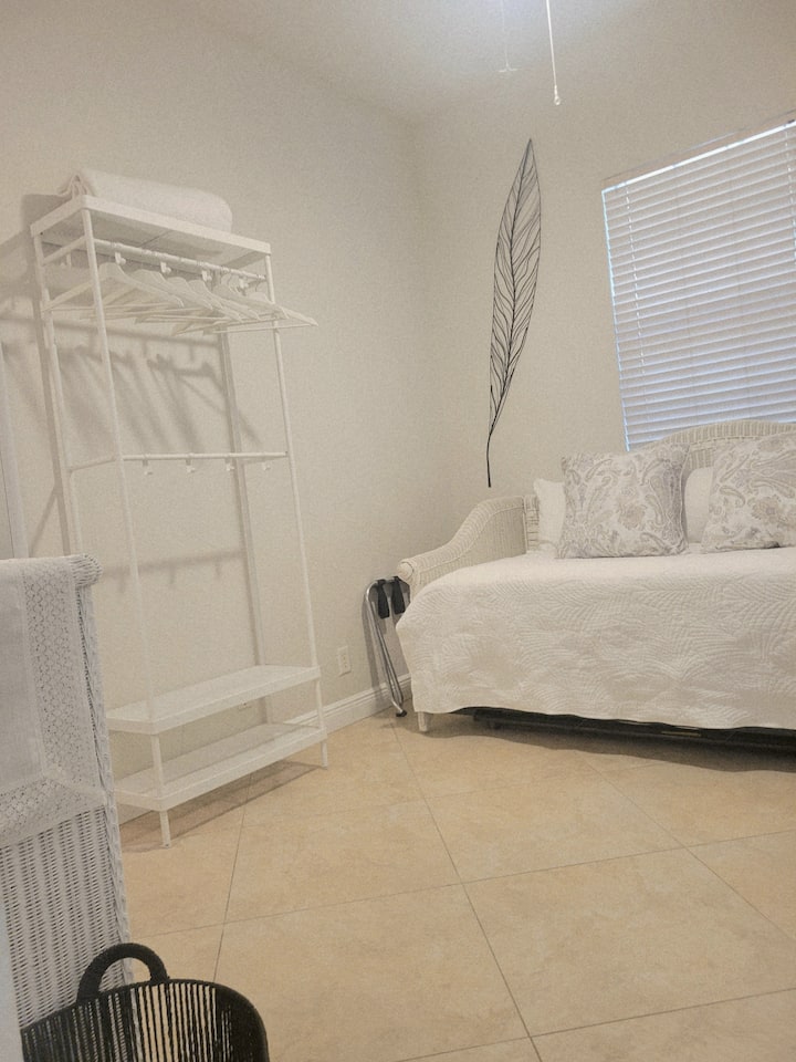 Stojan na oblečenie a organizér na topánky 