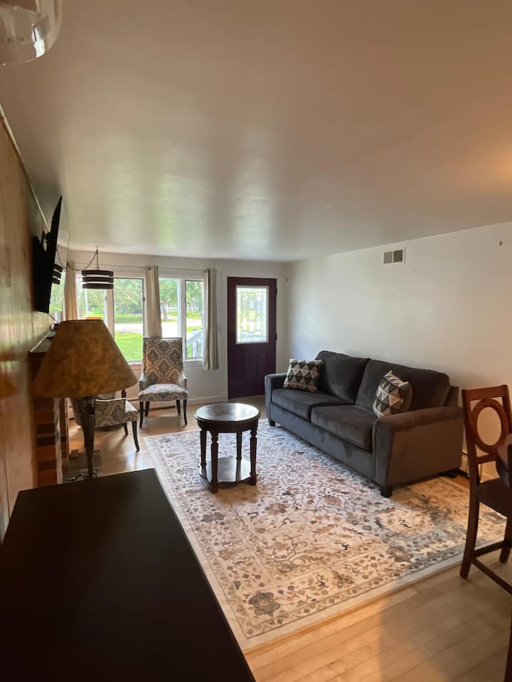 Cozy Two Bedroom Sennholz Ct - Oshkosh, WI