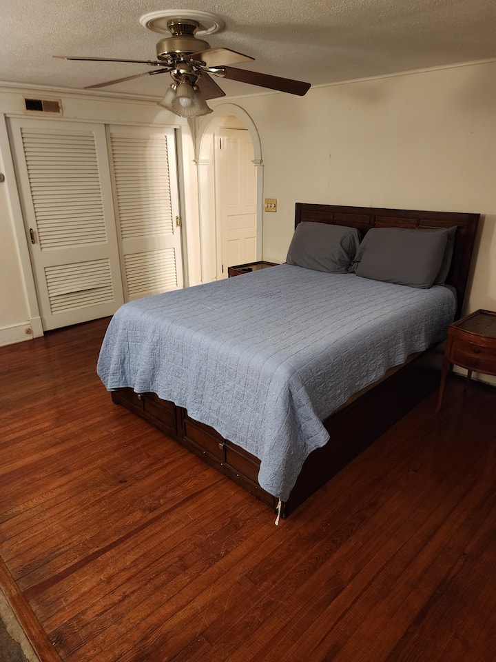 غرفة ويتاكر 