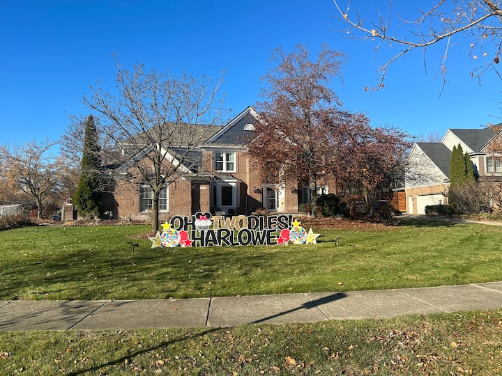 Large Family Home, Upscale Sub - Splash Pad, Canton