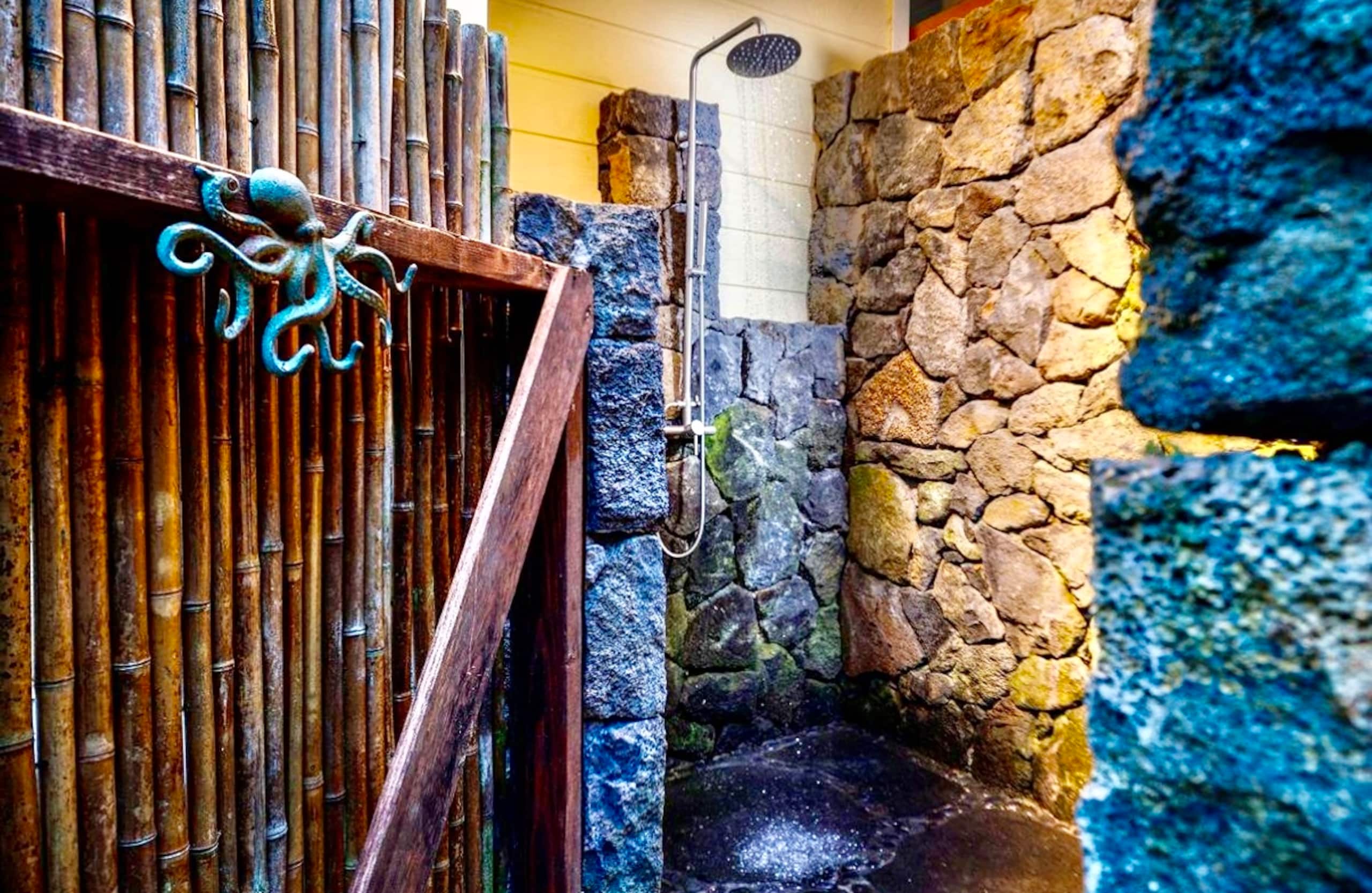 Home in Kailua-Kona · ★4.98 · 3 bedrooms · 6 beds · 2 private baths - Image 13