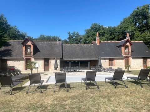 Le Pressoir du Vau 30 pers/ pool / large park