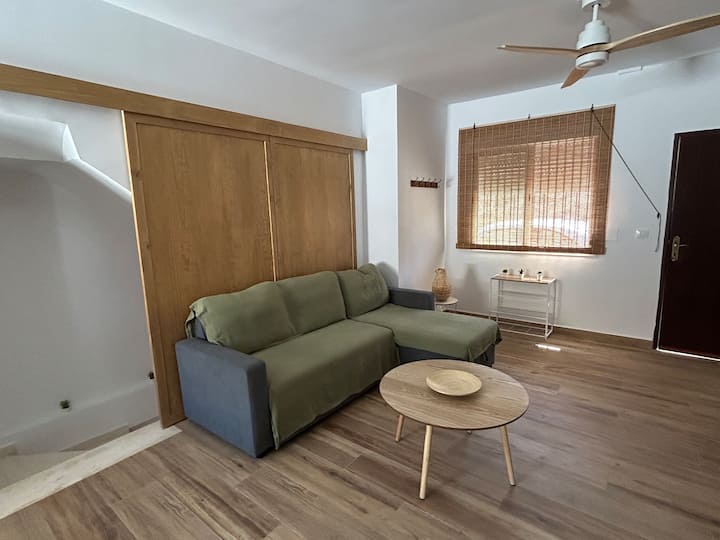 Duplex Céntrico Y Espacioso Con Patio. - Grazalema
