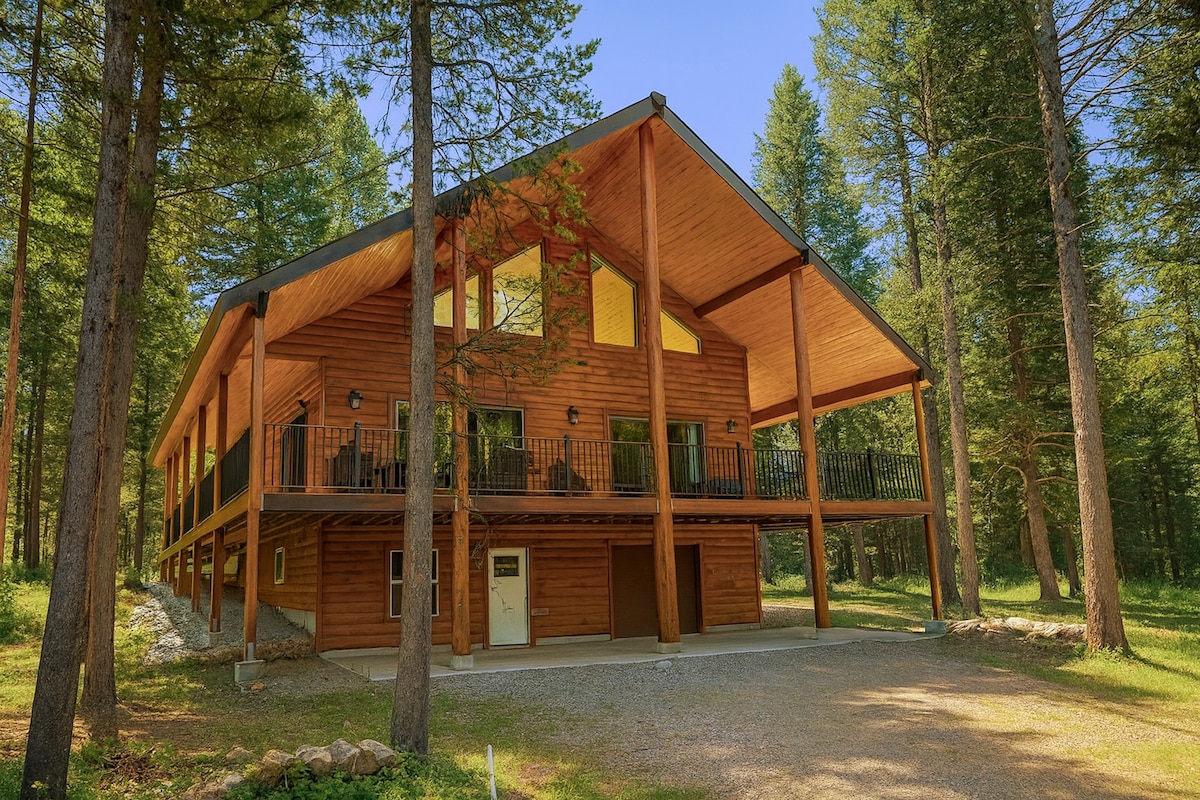 Huckleberry Pines AC+WiFi+Hot tub+35 mins to YNP - Cabins for Rent in  Island Park, Idaho, United States - Airbnb
