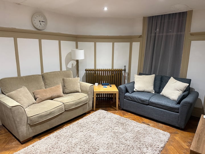 Charming House With Character And Gated Parking - Newcastle upon Tyne