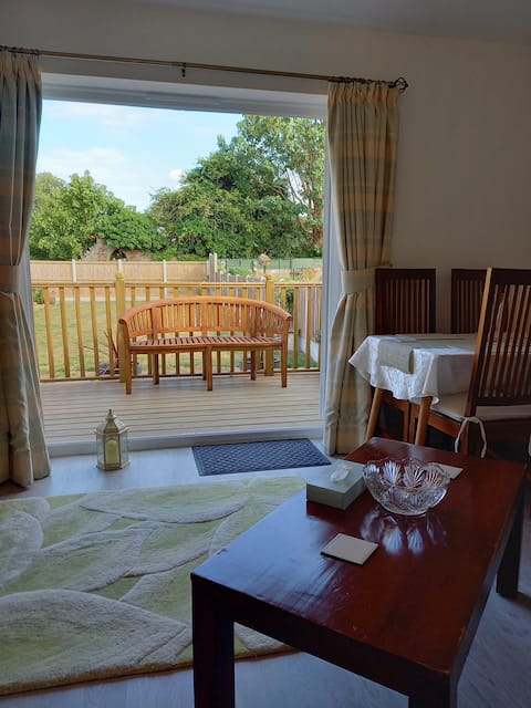 Top performing Airbnb: The chilled bungalow in Manston