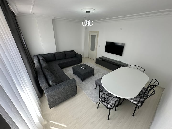 Central, 4 Roams Bright+spacious+clean Flat | D4 - Adalia
