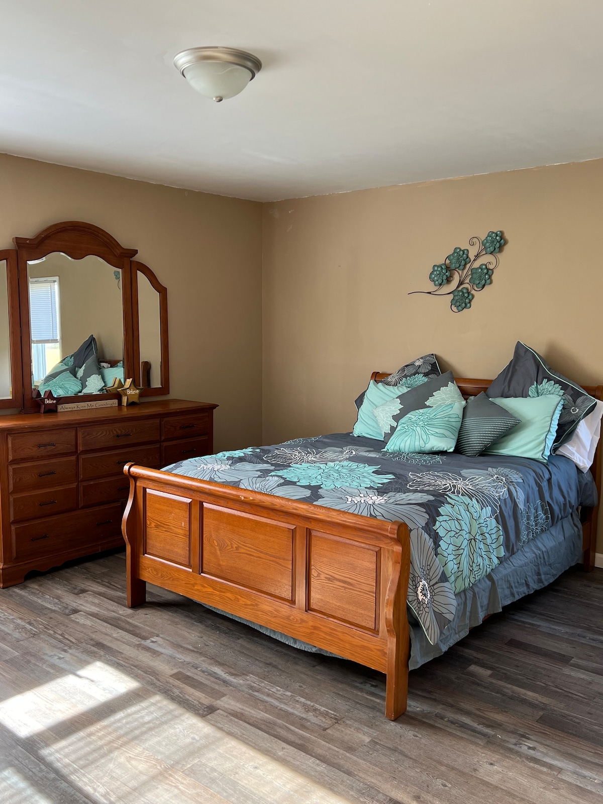 საძინებელი 1