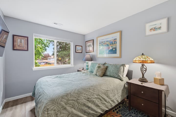 Lgbtq+ Friendly Suite Near Nike In Quiet Suburb - Hillsboro, OR