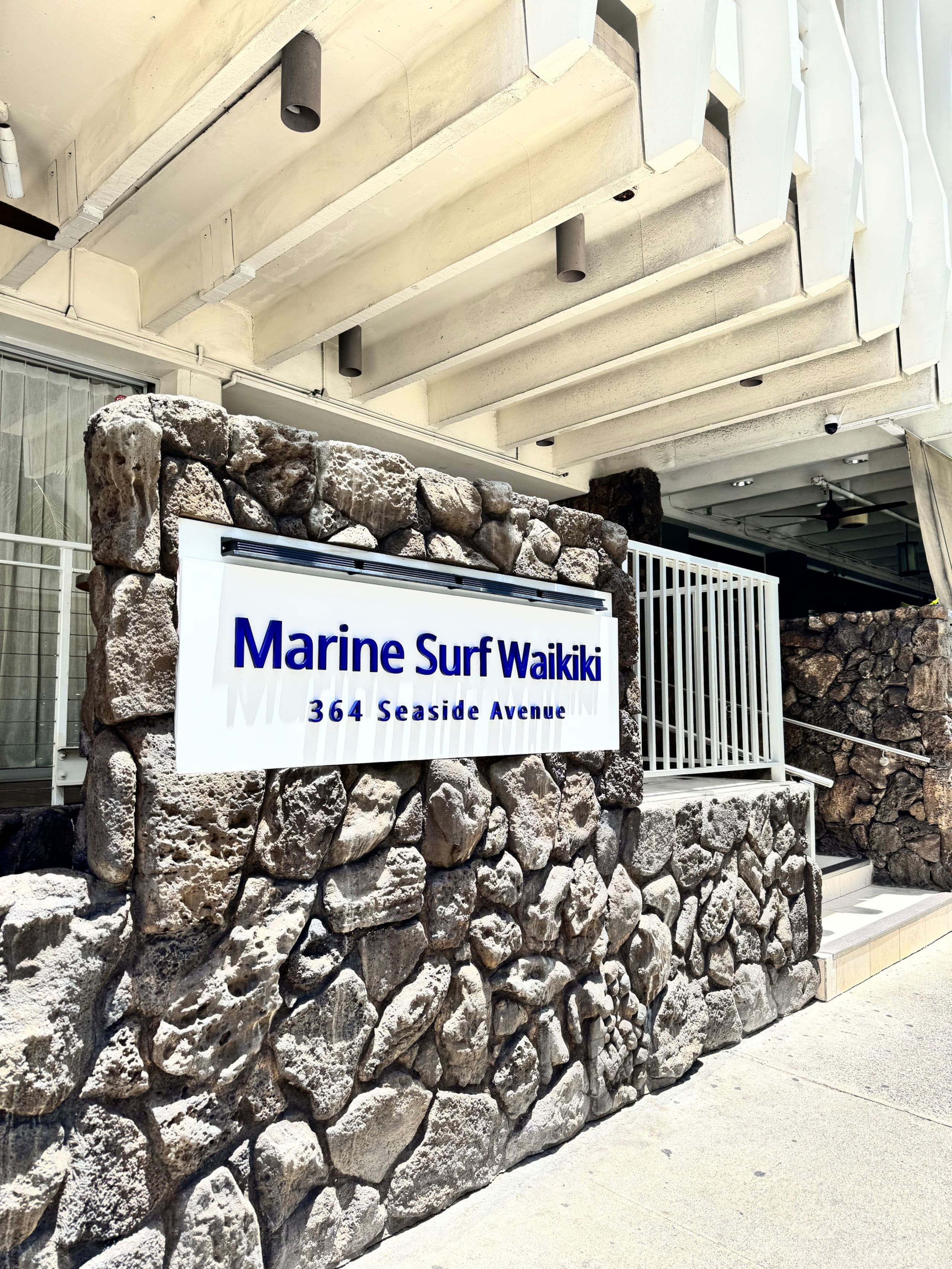 Condo in Honolulu · ★4.88 · Studio · 1 bed · 1 private bath - Image 9