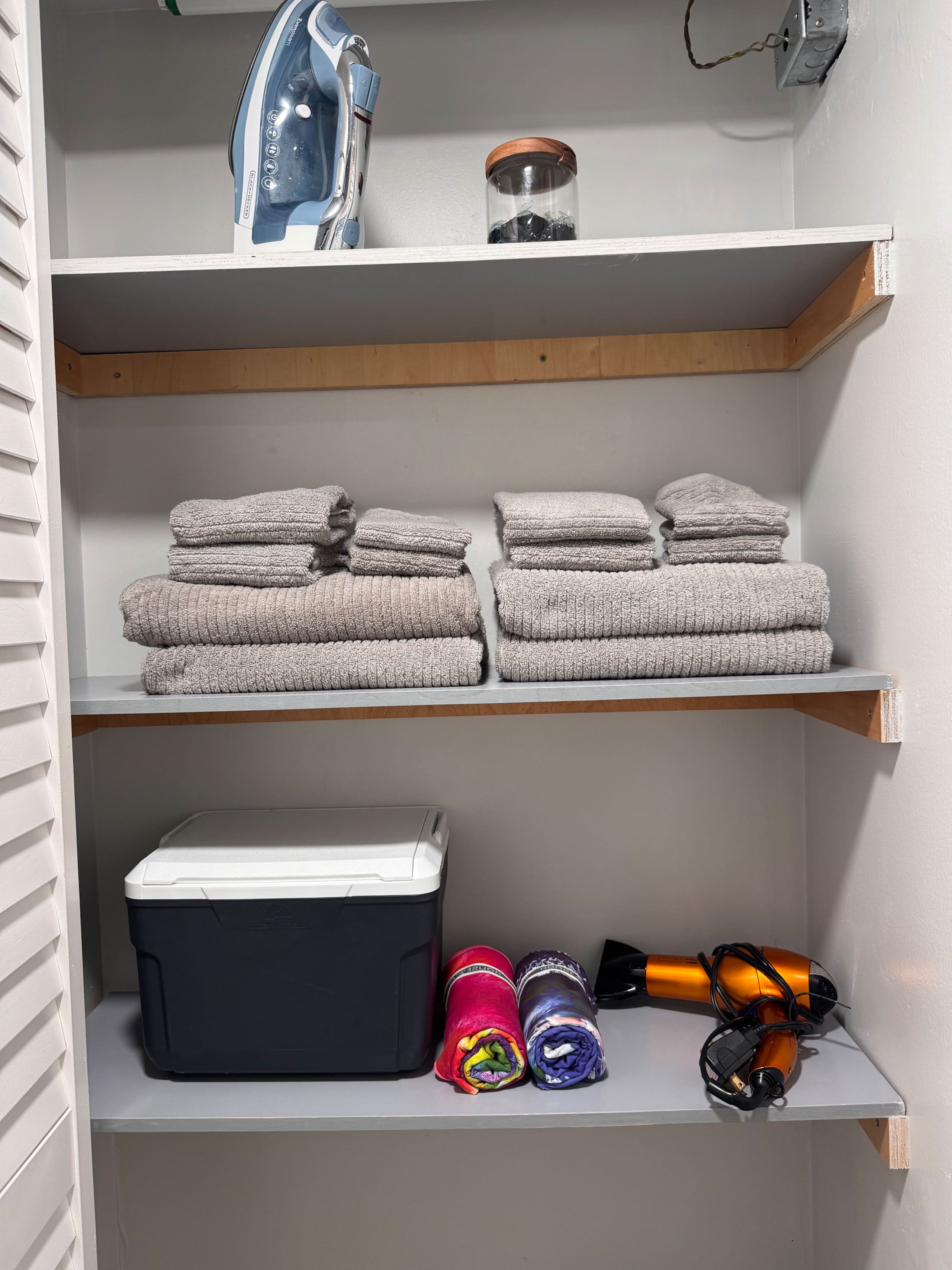 Condo in Honolulu · ★4.88 · Studio · 1 bed · 1 private bath - Image 12