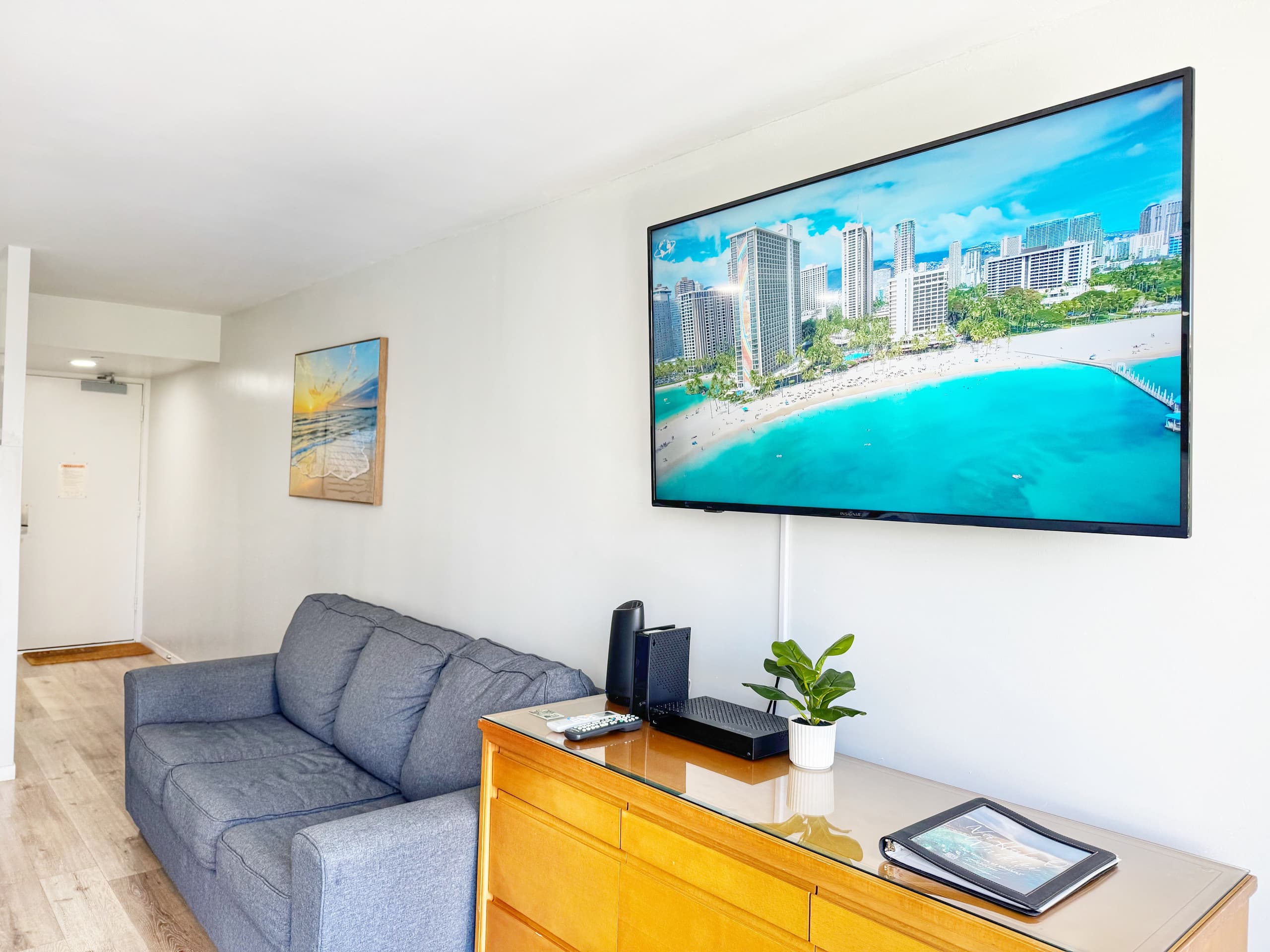 Condo in Honolulu · ★4.88 · Studio · 1 bed · 1 private bath - Image 4
