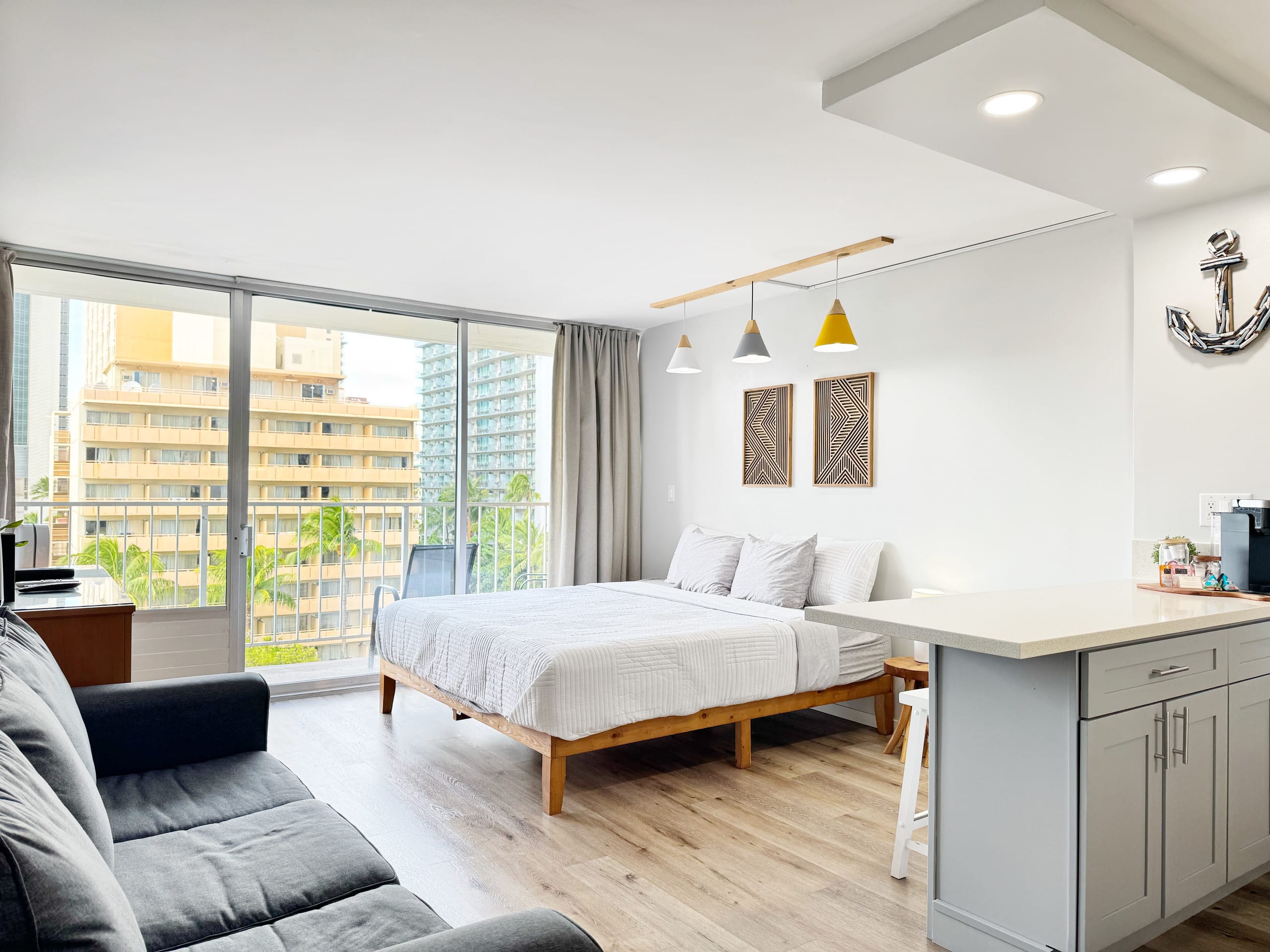 Condo in Honolulu · ★4.88 · Studio · 1 bed · 1 private bath - Image 2