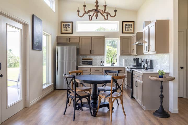 Serene Escape | Rutherford Napa @ 954 | 2 Bedroom - Round Top, TX