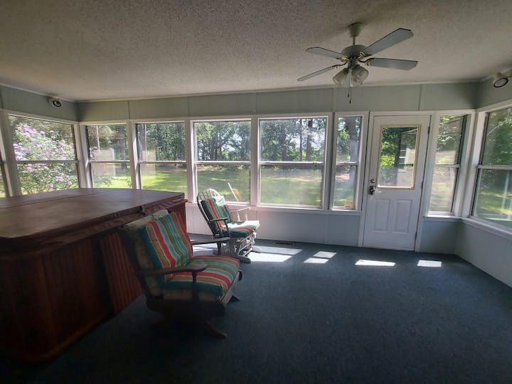Peaceful Retreat With Sunroom. - Douglas, GA