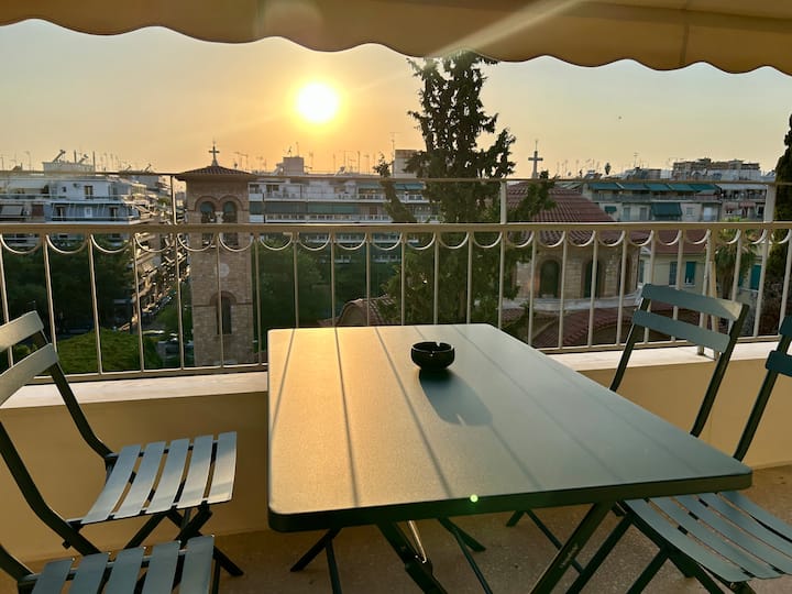 Morgans Athenian Home & West Terrace View - Atenas
