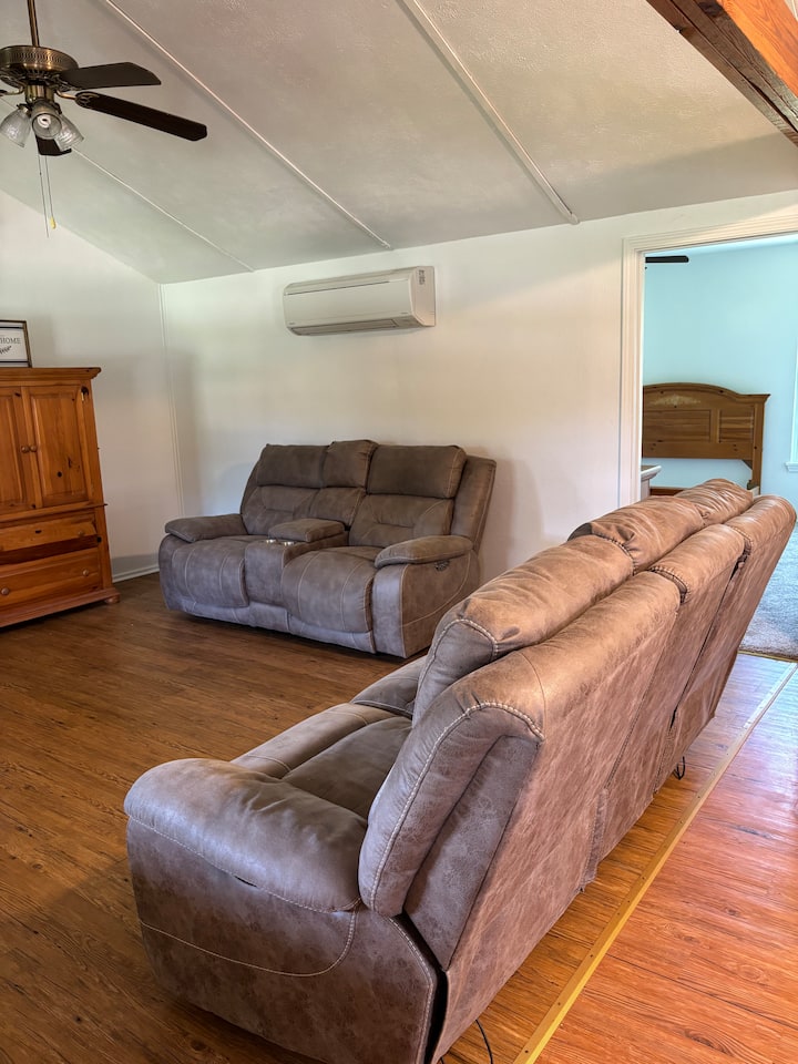 Longhorn Cabin In Lone Oak - Point, TX