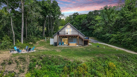 Crooked Lake Getaway- lakefront