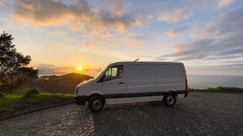 Top Airbnb: Ladybug Campervan em Açores