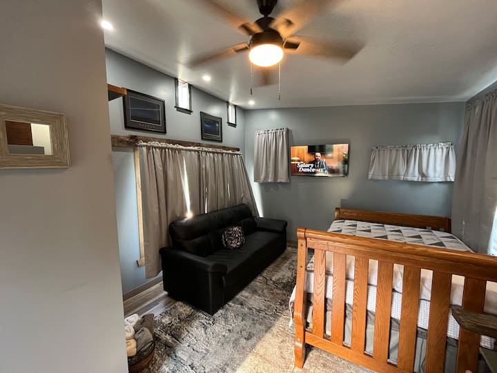 Smart TV Roku y wifi rápido. 