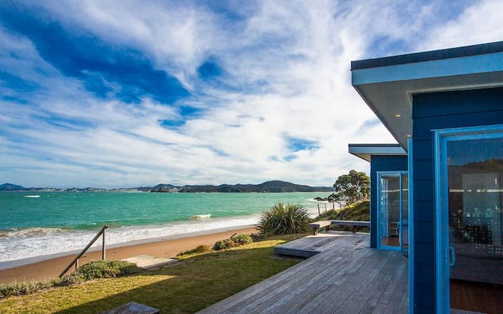 Sun, Sand & Serenity - Home With Own Beach Access - Tutukaka