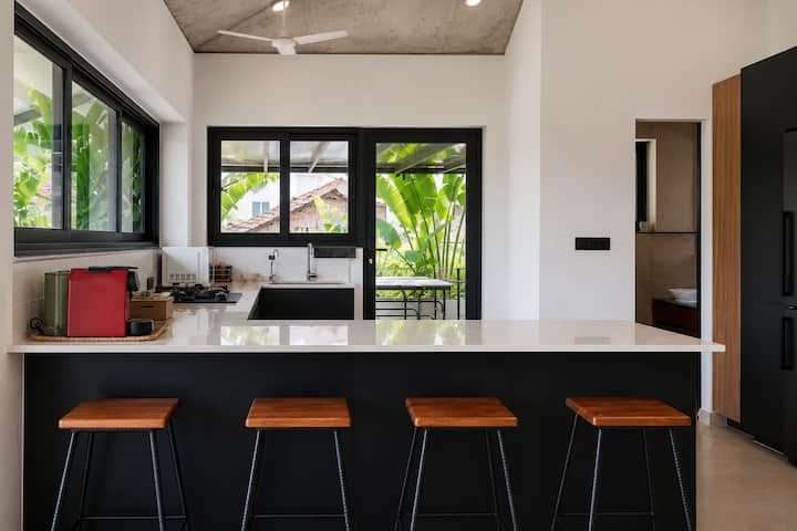 Full kitchen image 2