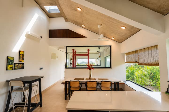 Dining area image 1