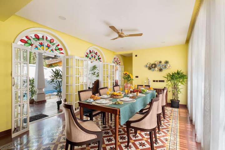 Dining area image 1
