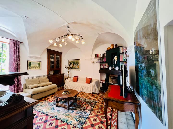 Villa Surrounded By Hills, Close To The Sea - Imperia
