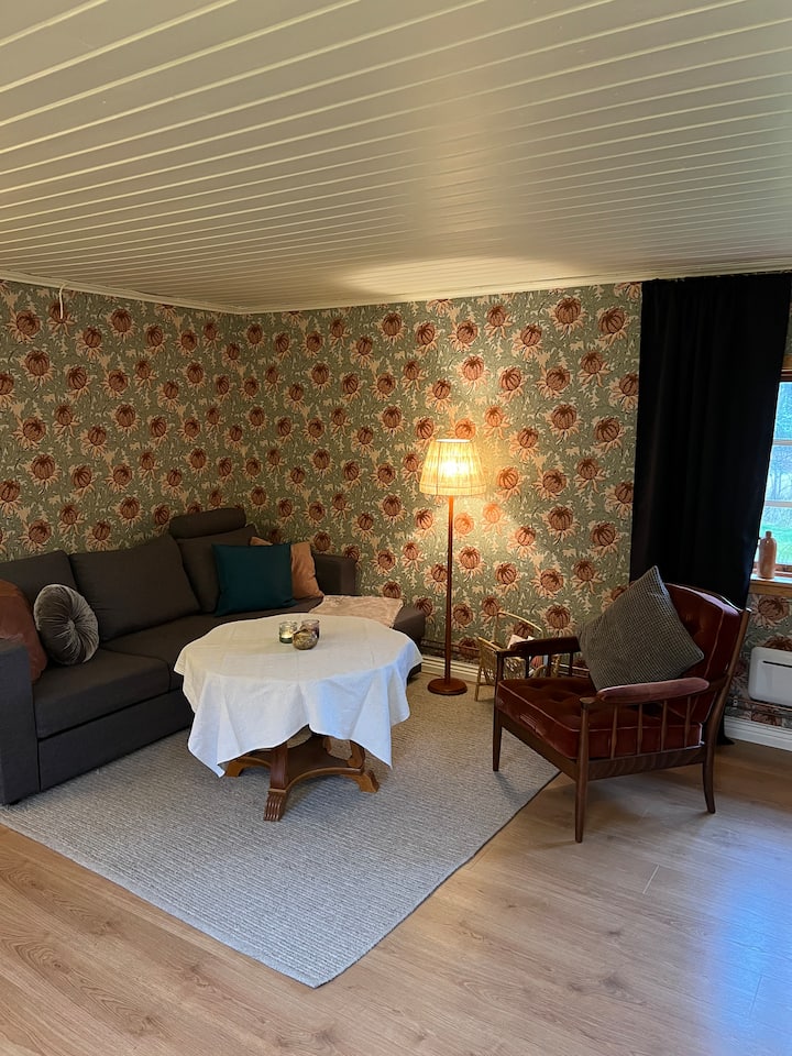 Lantligt Torp Med Kamin & Natur – Lugn Oas - Mariestad