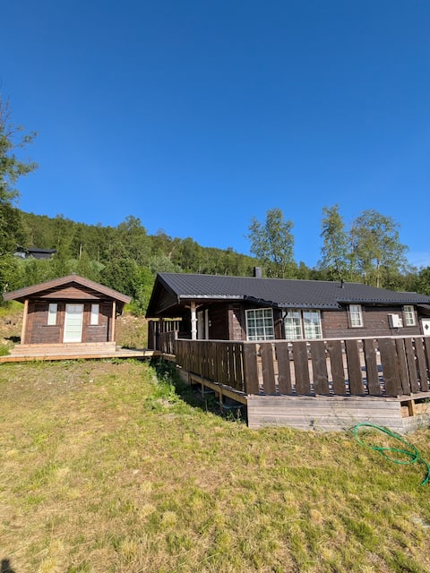 Cabin with all amenities, jacuzzi and electric car charger
