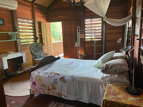 Popular Airbnb listing: The Bungalow in City Of Darwin