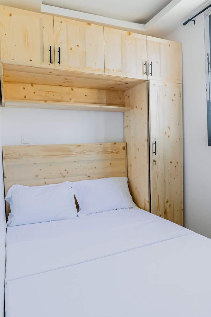 מיטת קווין סייז מוארת