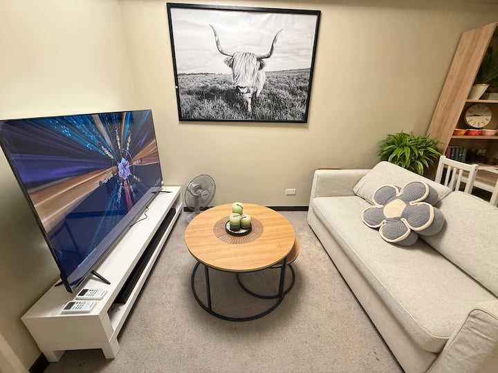 Fairlane Residence Aesthetic Condo W/ Balcony - Makati