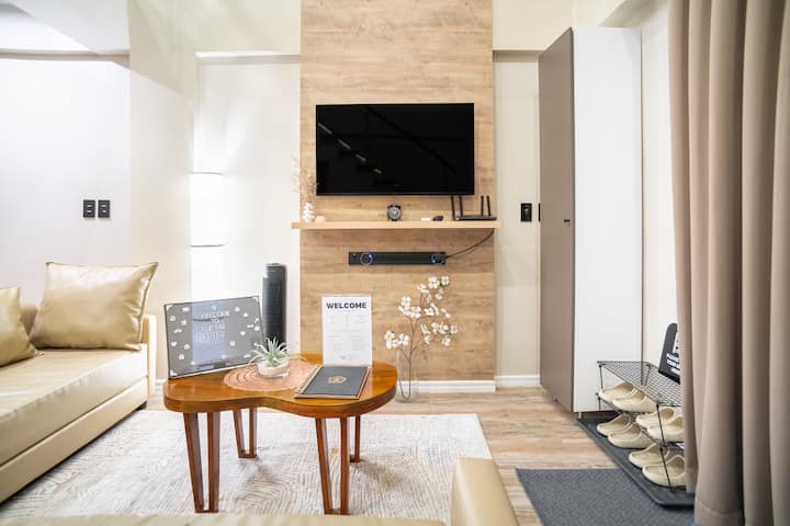 Loft42 Modern Loft Legazpi • 10 Min To Sm | Unit 3 - Legazpi