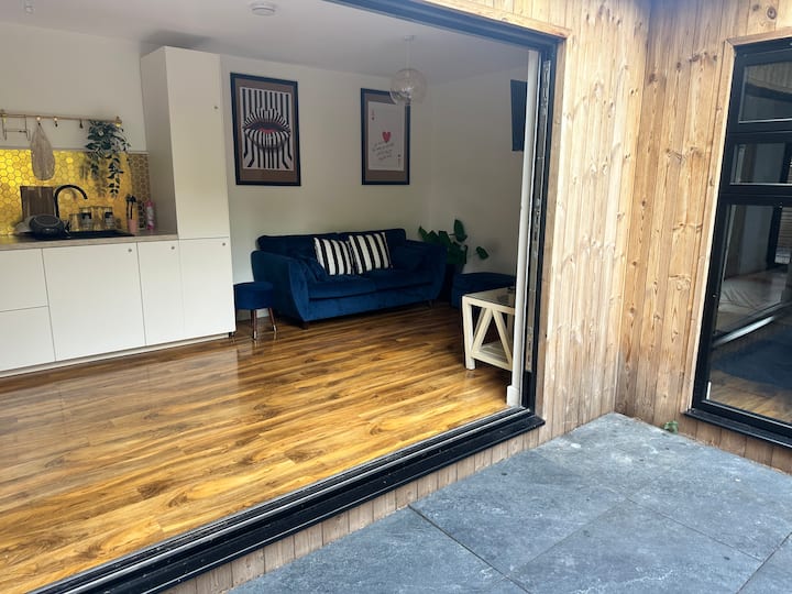 Stylish 2 Bedroom Flat /Free Parking - Nottingham. - Nottingham