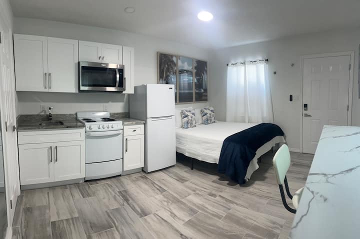 Beach Studio Oasis - Melbourne Beach, FL