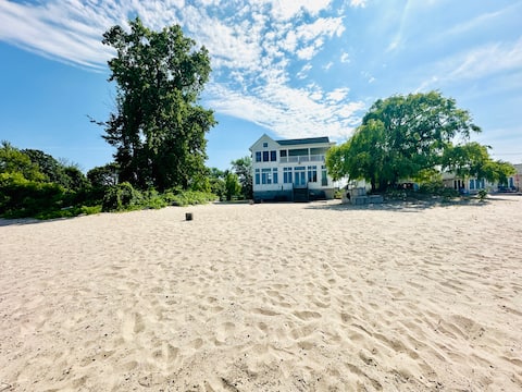 Beachfront Home Lake Ontario
