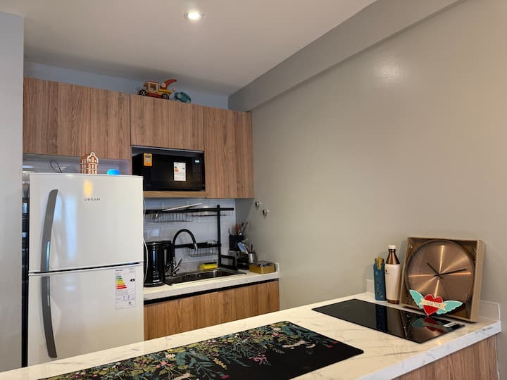 Kitnet mobiliado com terraço novo em Saavedra