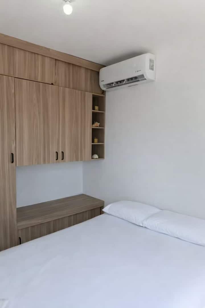  →Двойно легло за най-добрата почивка
 →Функционално бюро
❄️ Климатик
✨Максимален комфорт, нула усложнения 