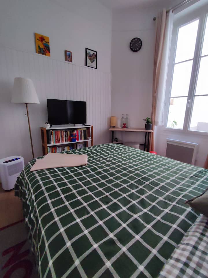 Chambre Pas Loin Du Quartier Latin - Paris