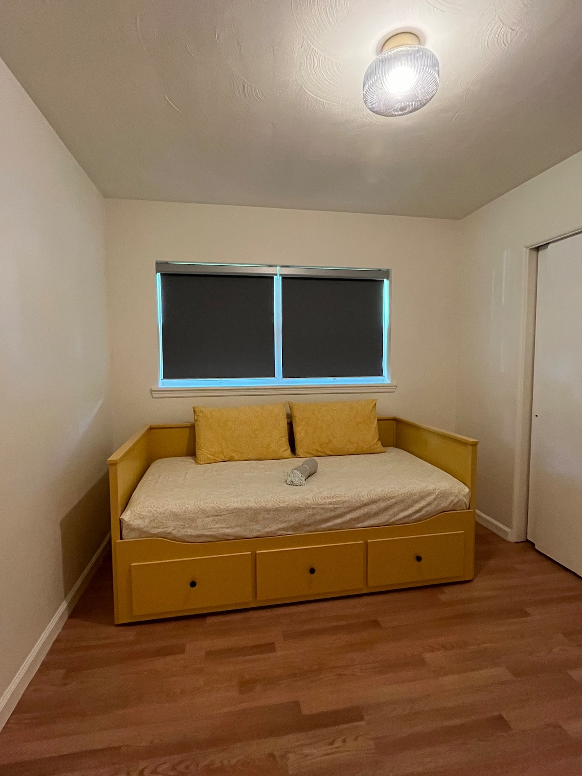 Rozkladacia manželská posteľ