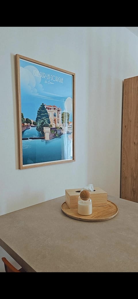 Popular Airbnb listing: Life is good. in L'isle Sur La Sorgue